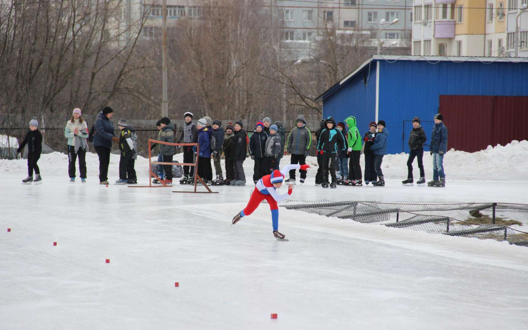 Каток в заречье тула. Ледовый стадион Заречье Тула. Каток на улице Максима Горького в Тулы. Каток в Туле в Заречье на Максима Горького.